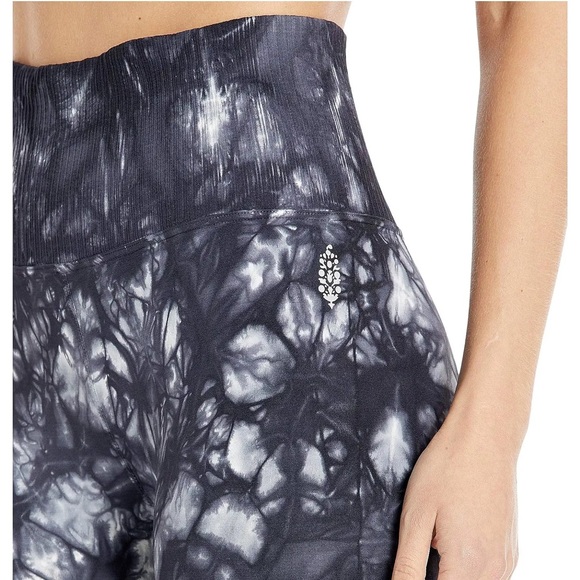 Free People FP Movement Good Karma Tie-Dye Leggings Black + White M/L - Picture 4 of 10